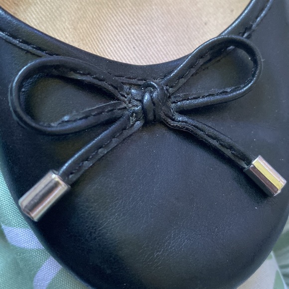 flats w bows - Picture 2 of 2